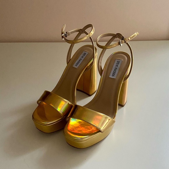 Steve Madden Gold Holographic Platform Heels - Size 8 ✨ - Picture 4 of 8